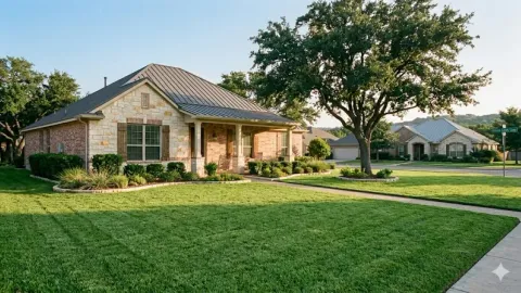 A residential lawn in Sun City, Georgetown TX